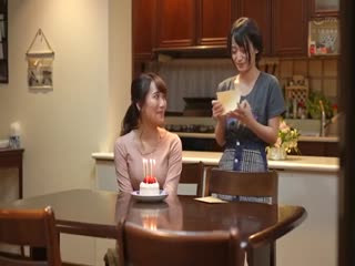 [DASD-861]美人母娘、イタダキマス。数十年前に孕ませた女とその娘に会いに来ま