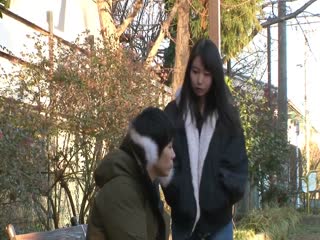 两个寂寞的人需要安慰