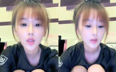 美女主播私人玩物七七直播大秀身材也好激情自慰十分誘人