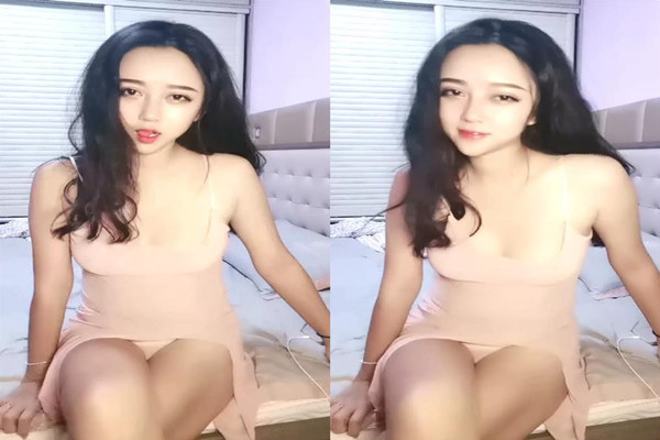 网红女神初下海翘着屁股吸吮大屌灵活小舌头口活超棒骑乘爆插小骚逼