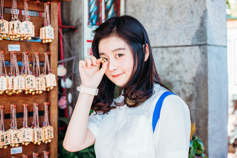 推特极品白虎萌萌与肌肉猛男酒店开房约炮无套3p被暴肏内射