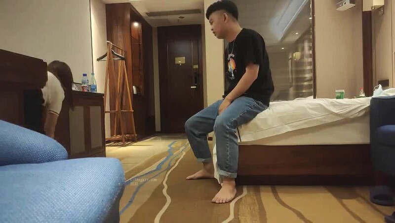 22岁175cm高雅气质外围女，高端约啪实录，高挑身材任你玩弄