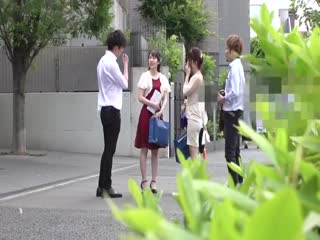 结婚式帰りの清楚な正统派美女を突撃ナンパ！ ！艶やかな真红のドレスに包まれた美体はどこを触られてもエロスイッチが入る全身性感帯…。エッチ中も笑颜を绝やさない大和抚子にドクドク中出し-