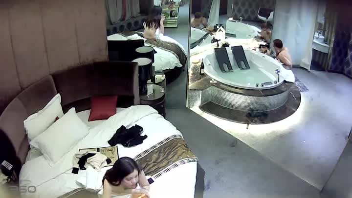 【360】Hotel偷拍系列360粉红浴缸 超极品女神与冰女娃娃组合59V~20161125 极品男女~2016 11 25 20 54 17 758