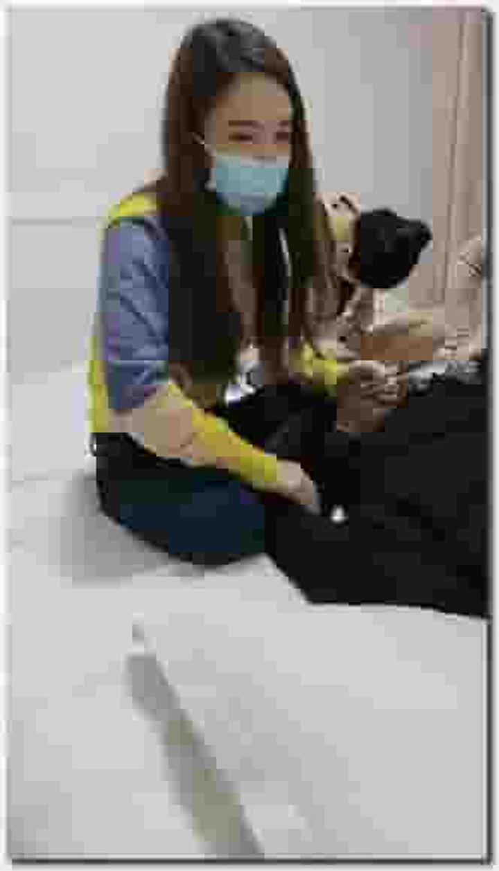 会所培训新人这次三个妹子，奶子好美小逼逼真漂亮，撸起小哥哥的大鸡鸡几个骚女无套轮着草，浪荡呻吟淫语不断