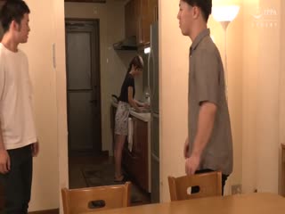 VOSS-178 「もうイッてるから止めてええ！」息子の友達のセックス覚えたてストンでめちゃくちゃに突きまくられて何度もイッてしまう母