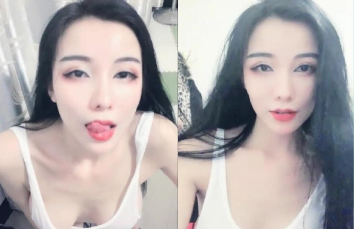 高颜值爆乳妹子浴室洗澡自摸穿上情趣装露奶诱惑掰开逼逼特写非常诱人