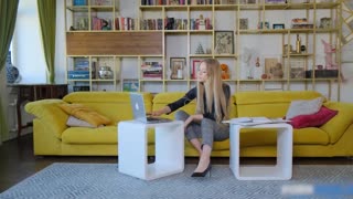 俄罗斯辣妹的处女作