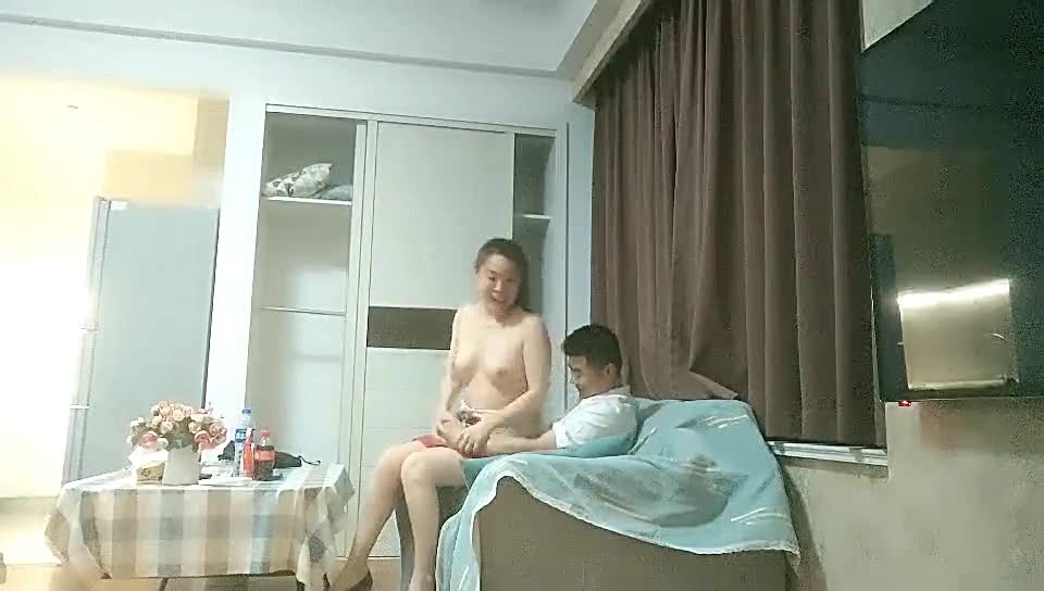 KU【探花】张先生探花_，极品少妇，肤白穴粉，对着鲍鱼一通狂舔，风情万种女人味十足，劲爆刺激高潮迭起