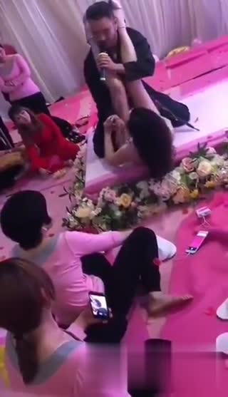 现场教你怎么让女伴获得高潮~G点在哪里~绝对难不倒你~