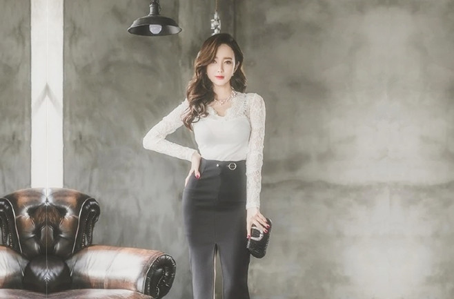 小马寻欢兼职高跟鞋大长腿靓女扭动屁股磨屌扶着腰站立后入骑乘正入每个姿势来一遍1080P高清