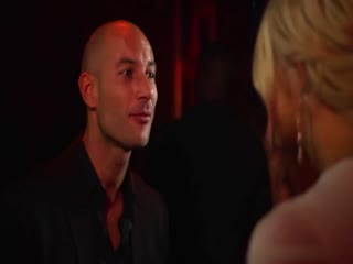 巨屌壮汉在酒吧卫生间把女友干的欲死欲仙