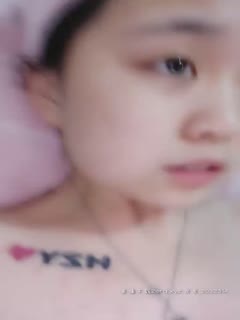 00后嫩妹和小男友啪啪大秀，跳蛋塞逼震动口口上位骑乘抽插浴室洗澡，很是诱惑喜欢不要错过第03集