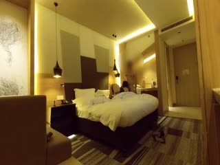 酒店约网红脸蛋172CM性感黑丝模特