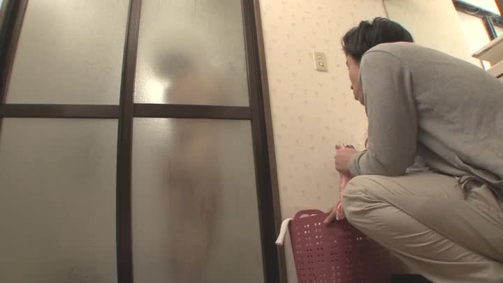 HHKL-033「もしかしてそのデッカイおっぱいで誘ってますか？」無防備すぎる巨乳女子Vol1 我慢できず我を忘れておっぱいを揉みしだくと体が痙攣するほど感じまくり中出しを懇願