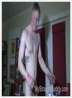 迈克（Mike）有一个码头裸体屁股惊人