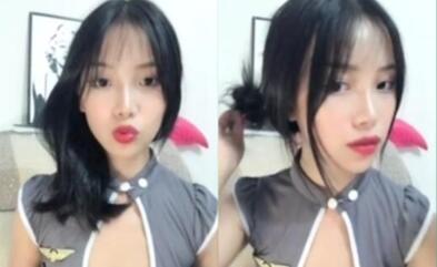 大紅唇妹子露逼自慰苗條身材性感黑絲翹著屁股跳蛋很多肥逼