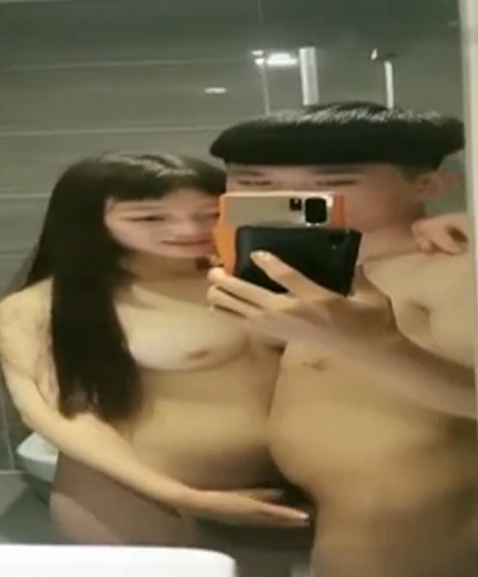 学长毕业后还是忘不了学妹的多汁嫩鲍