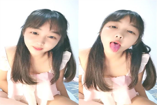 高中18岁学妹小萝莉完美露脸大秀尿尿瓣B特写道具强烈抽插自慰高潮流出爱液眼神迷离特销魂