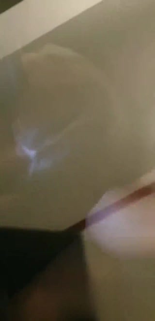 [香港] 运动型正妹停车场车震有妇之夫!被偷拍只好驾车逃逸!!