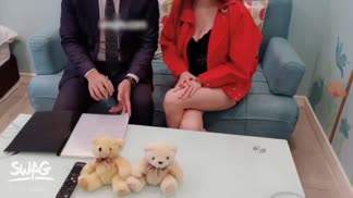 SWAG看房为了能便宜勾引销售操逼