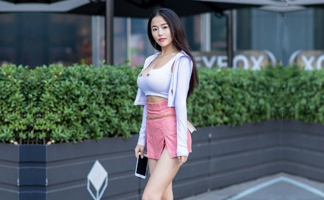 经典匠心之作夜间酒吧旁街头搭讪巨乳美女车上搞完开房继续搞国语对白