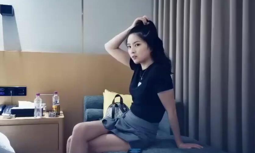 9总全国探花第二场黑衣辫子妹子情趣装蹲着口交骑坐大力猛操呻吟诱人