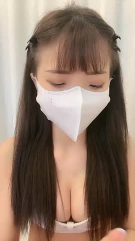 胸前梅花纹身！唇钉极品女神！超棒身材一对美乳，微毛粉嫩美穴，展示翘臀极度诱惑