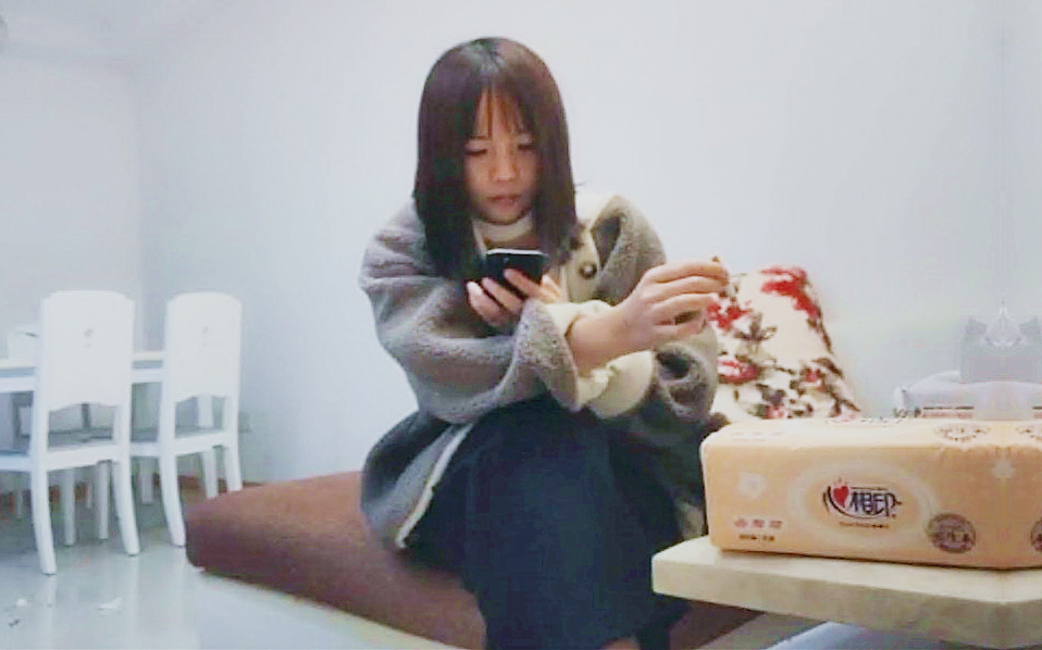 罕见大胸嫩妹小伙今夜捡到宝了纯天然美乳