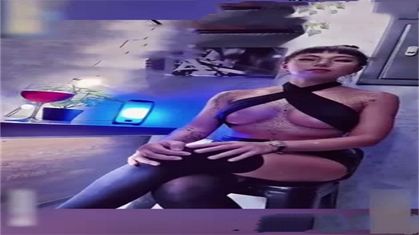 台湾性感网红小熊激情乱躺收山作终极诱惑流出！