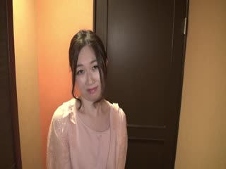 玄関先でスッポンポン 18　～モチモチ肌のアラフォー奥さん