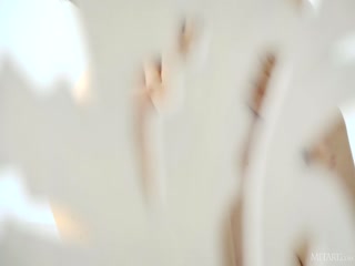 Kayla Coyote Light Bath