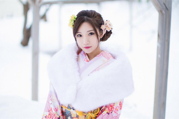 重磅福利风吟鸟唱最新长得神似关晓彤的小嫩模酒店被导演潜规则