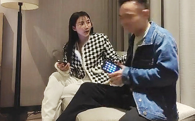 高冷气质秘书范御姐我们能不能直接点我才刚来做小姐