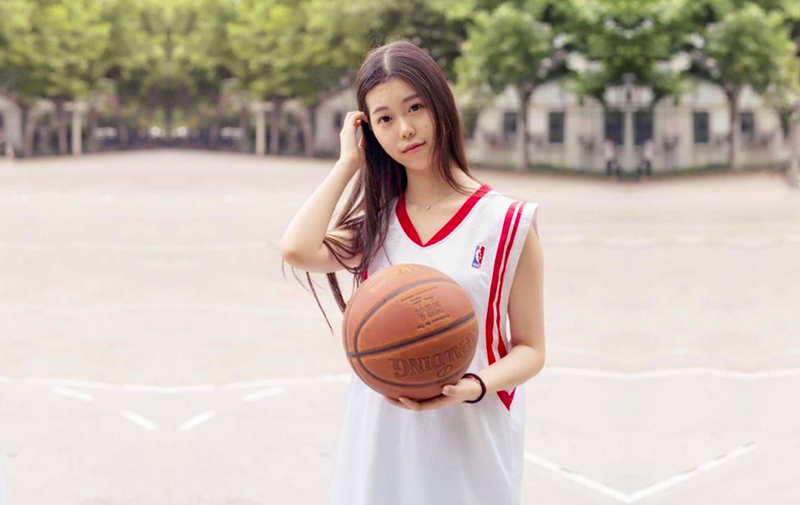 婚礼伴娘超级骚让我在卫生间操的叫声沙哑