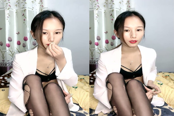 气质黑丝女神和纹身链子哥男友无套后入啪啪多个姿势口交吃屌对白刺激