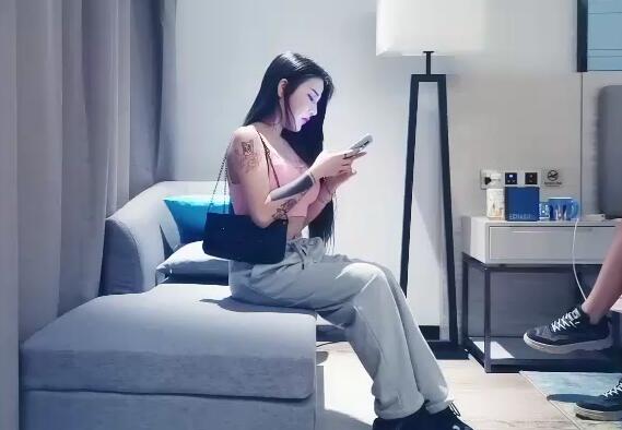 9总全国探花约了个花臂纹身网红妹子调情舔弄69口交猛操搞一半来大姨妈呻吟娇喘非常诱人