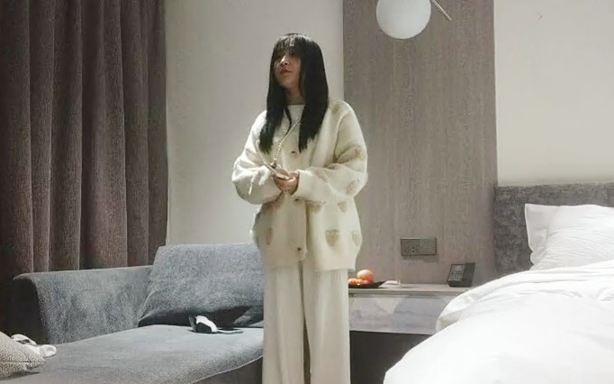 打桩机一点儿也不怜香惜玉暴力输出干瘸瘫倒在床服了