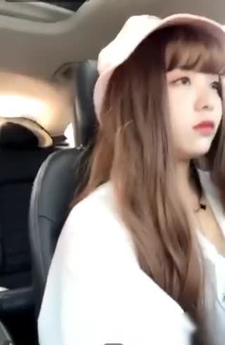 洋氣的美女大學生暑假勾搭個大叔車震 POV