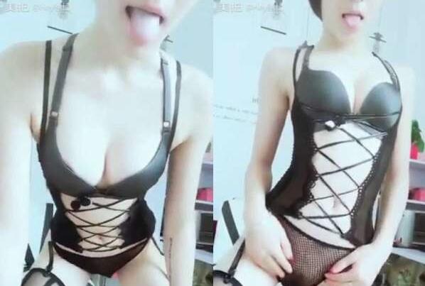 神鹿少女自慰后又去勾引在沙发上睡觉的表弟操完一次还要大叫好爽好爽快点我要