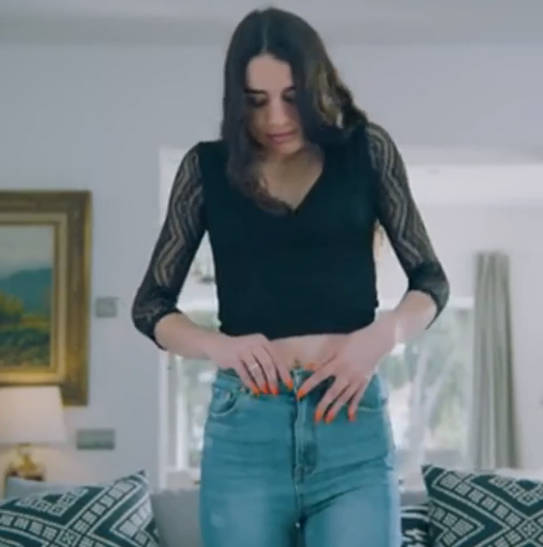 Candie Luciani, Her Tongue Is Begging For