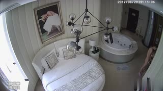 [酒店偷拍] 御姐把逼逼洗干净了~原来再等刺青哥哥来舔逼逼~