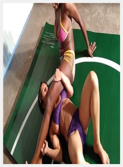 我和亚历克西斯·雷恩（Alexis Rain）搏斗