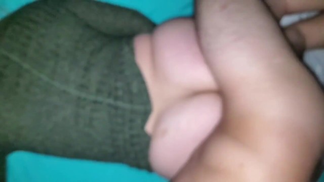 呻吟声如此之大，直到她翻滚第二部分