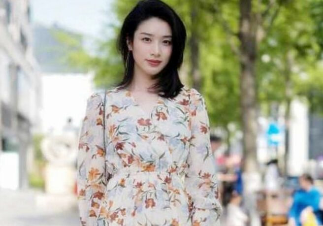 被韵味姐姐高挑性感的脚脚足射这也太爽了吧真想搞这位姐姐