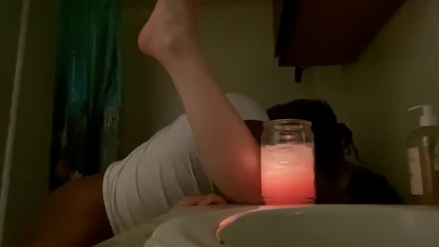 洗澡的时候让她到处都是疯狂的BBC（她受不了）