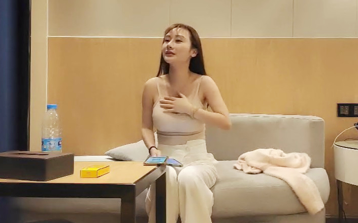 一屌探花差点翻车女的说被一个叫文轩的偷拍过