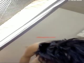 白领眼镜男和媳妇宾馆开房啪啪直播貌似很自恋还一边用手机自拍