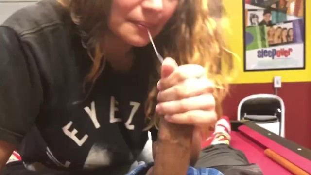 她赌输了，所以她不得不吸我的血