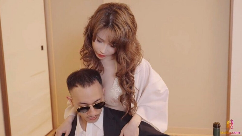 台湾巨乳女神辛尤里粉嫩乳粒诱惑！梦幻乳交吸吮至马眼爆射，淫荡娇喘极致刺激